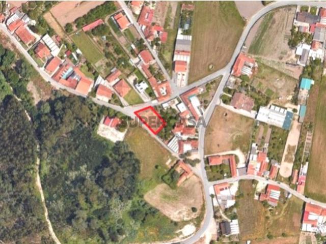 Terreno de gaveto localizado em Sosa!