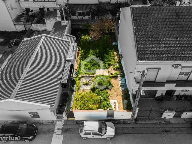 Terreno de 150mcom Projeto Aprovado para Moradia T3 | Bairro do Frei