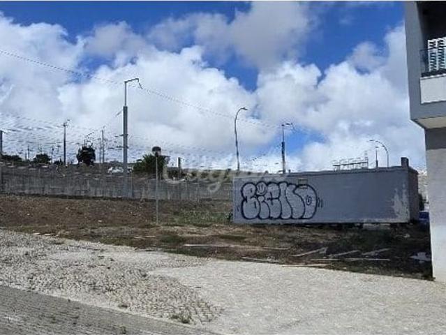 Terreno de 1680 m2 Amadora, Lisboa