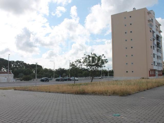 Terreno de 1816 m2 à venda Palhais, Barreiro, Setúbal