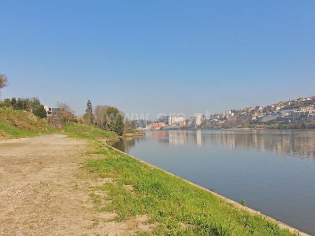 Terreno de 1896 m2 Vila Nova de Gaia, Porto