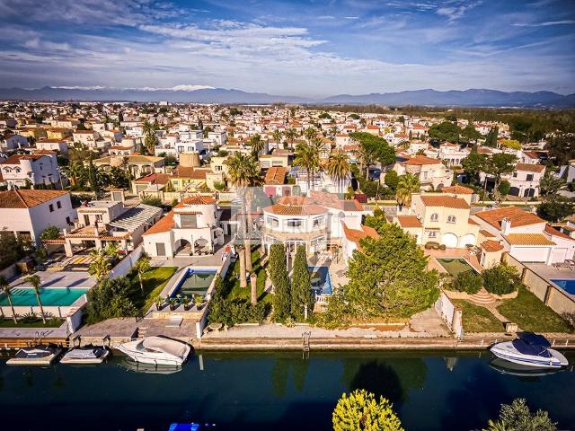 Terreno de 1000 m2 con casa al canal,expo sur 375m² Empuriabrava