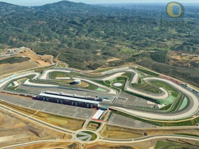 Terreno de 11017 m2 à venda Mexilhoeira Grande, Portimão, Faro