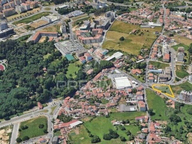 Terreno de 2100 m2 Vila Nova de Gaia, Porto