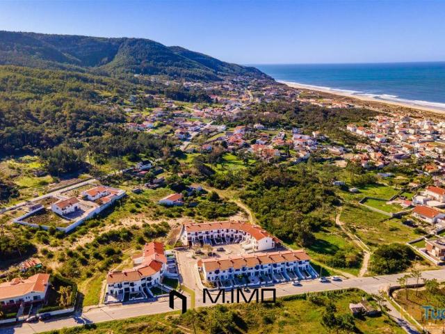 Terreno de 2.600 m² com Potencial de Construção ? A Dois Passos do Mar | 26033624613