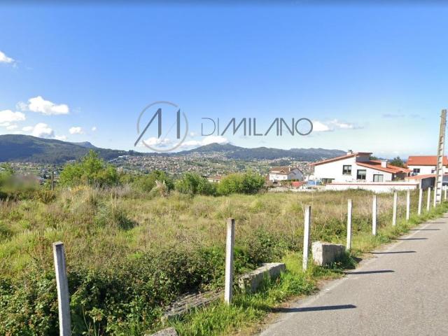 Terreno de 350 m2 con licencia y proyecto en el Meixoeiro, Bembrive Vigo