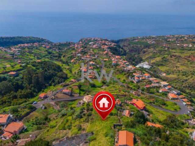 Terreno de 300m2 na Calheta | Lombo das Laranjeiras Pomarinho