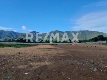 Terreno de 469.124 m2, Lote residencial Campestre con todos los servicios en Santiago N.L. 4