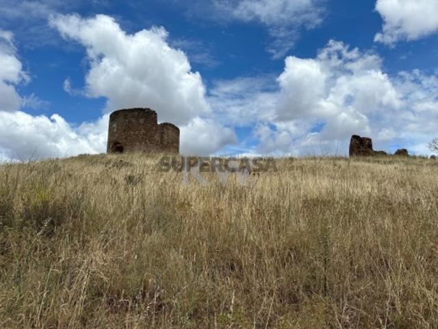 Terreno de 5.000m2 com Moinhos de Vento em ruínas com 71m2 I Barragem do Alqueva I Portel Évora