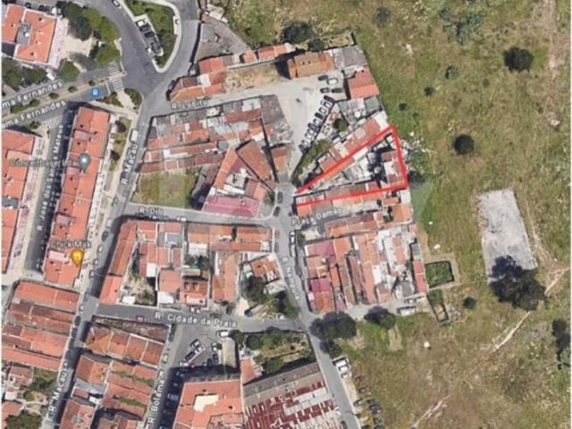 Terreno de 673 m2 Loures, Portugal
