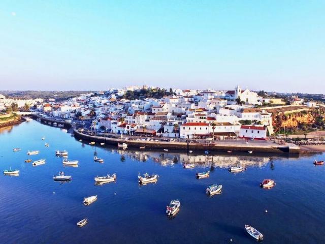 Terreno de 880 m2 Lagoa, Faro