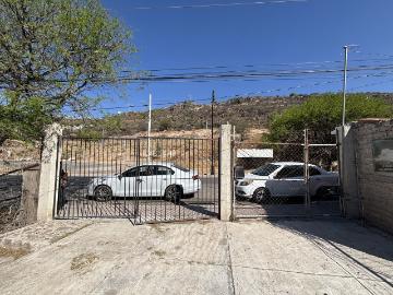 Terreno de 999 m en La Canada con Casa Incluida