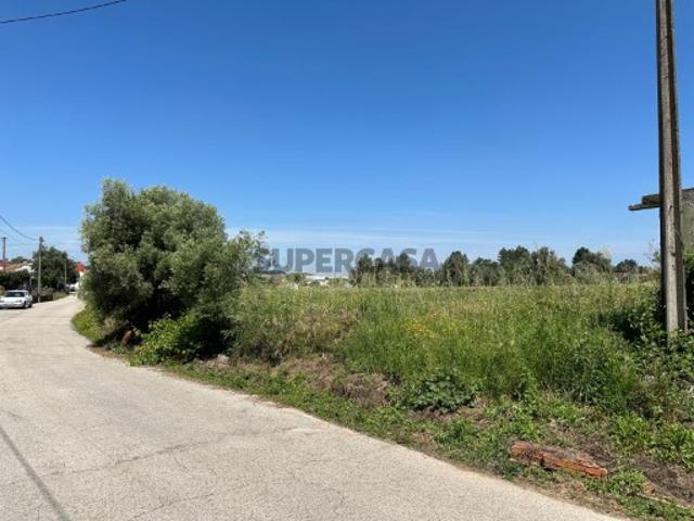 Terreno de 900m2 com 23 metros de frente em Avelas de Caminho, Anadia