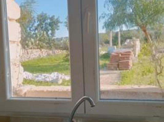 Terreno di mq 10.00 con immobile di mq 120 da completare