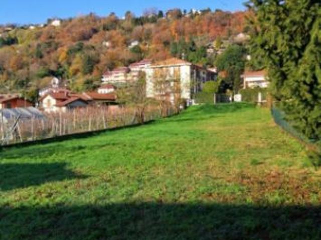 Terreno di 1000 m in vendita a Lesa