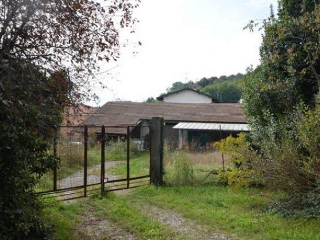 Terreno di 1100 m in vendita a Gallarate