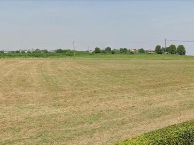 Terreno di 12600 m in vendita a Gambara