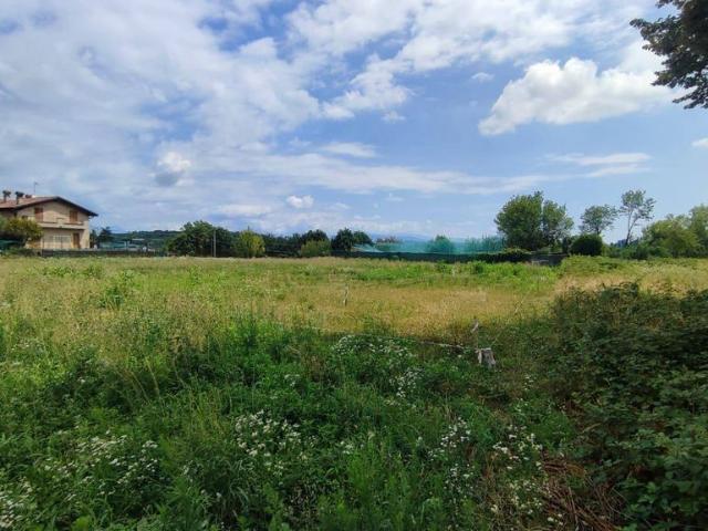 Terreno di 1386 mq in vendita Via Filippo Turati, Carugo, Lombardia