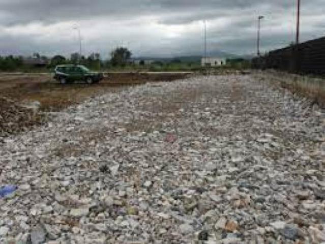 Terreno di 3400 m in affitto a Piacenza