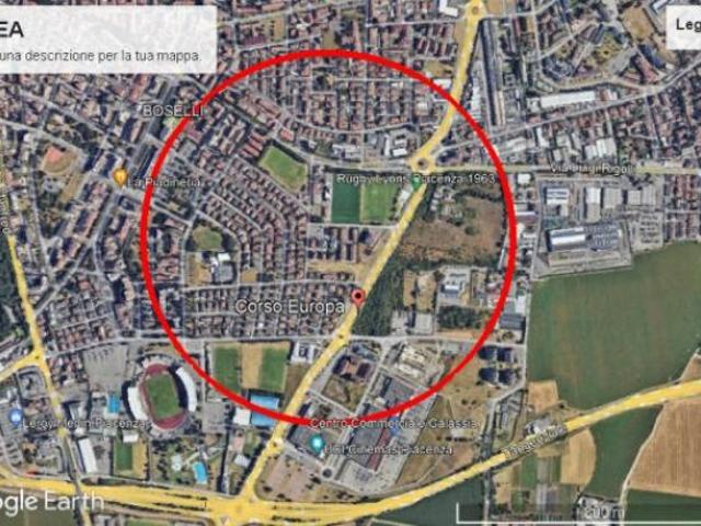 Terreno di 4800 m in vendita a Piacenza