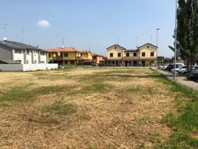Terreno di 700 m in vendita a Carpi