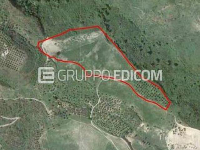 Terreno di 8570 mq in vendita a Borgia Rif. 4547305