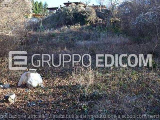 Terreno di 988 mq in vendita a Ferrara di Monte Baldo Rif. 4555087