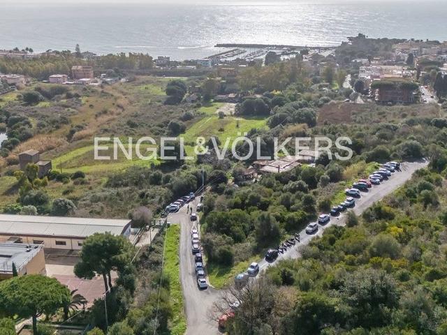 Terreno di 93000 mq in vendita Santa Marinella, Italia