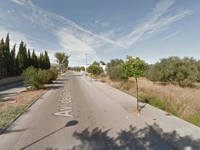 TERRENO DISPONIBLE EN URBANIZACIÓN LOS CORTIJOS!