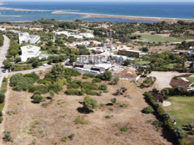 Terreno excecional com vista panorâmica sobre o oceano e a Ria de Alvor Lagos