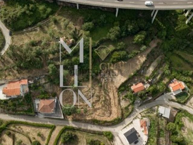 terreno excecional com 5.923 m2 em Vila Caiz