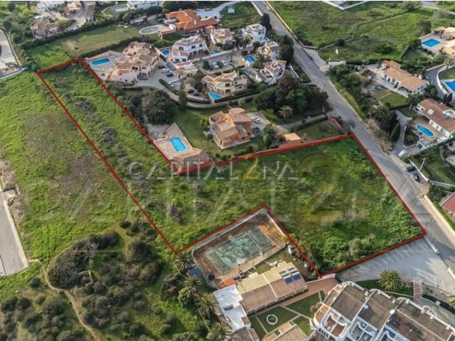 Terreno Exclusivo com Vista Maravilhosa na Praia da Luz / PIP APROVADO 9 Lotes /