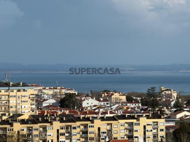 Terreno exclusivo para construção urbana no Estoril