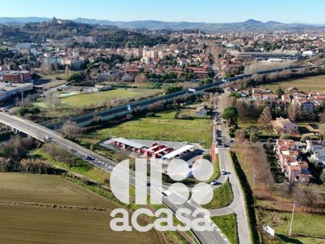 TERRENO COMMERCIALE ALLE PORTE DELLA CITTA'