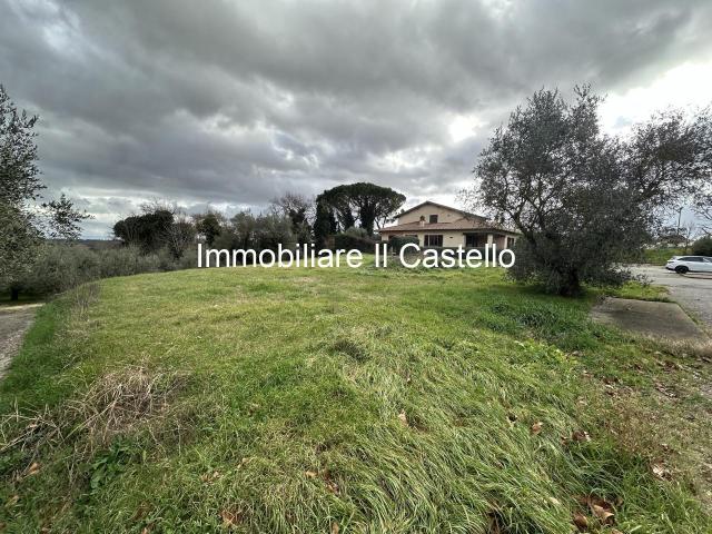 Terreno edificabile commerciale in vendita a Castiglione Del Lago