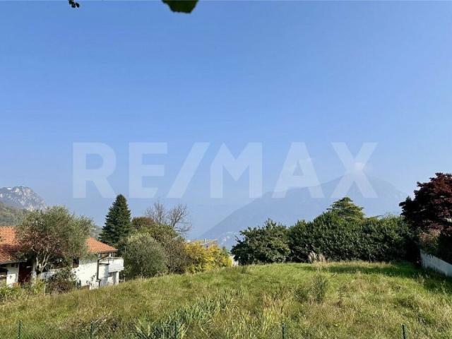 Terreno edificabile con vista e possibilità di seconda residenza  Carona, Lugano
