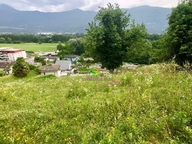 Terreno edificabile con due case unifamiliare + Bauland bebaubar mit 2 | dreamo. Ch