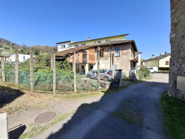 Terreno edificabile con progetto approvato in posizione strategica a Magliaso