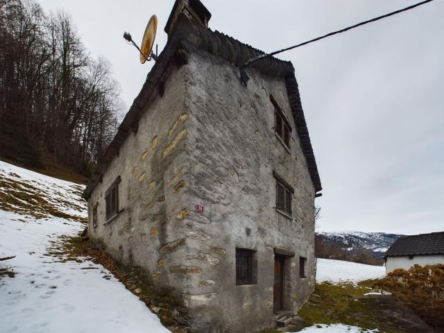 Terreno edificabile con Rustico nella splendida Valle di Blenio | dreamo. Ch