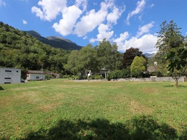 Terreno edificabile in posizione soleggiata Valle di Blenio Corzoneso / Acquarossa
