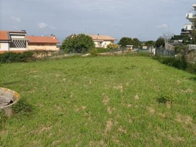 Terreno edificabile in vendita a Acquaviva Picena