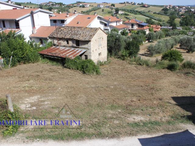 Terreno edificabile in vendita a Ancarano