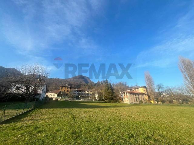 Terreno edificabile in vendita a Cuveglio