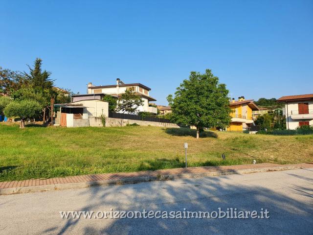 Terreno edificabile in vendita a Folignano, Villa Pigna