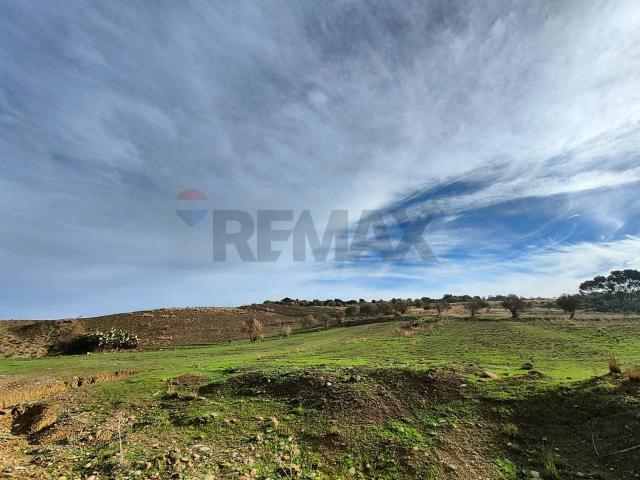 Terreno edificabile in vendita a Motta Sant'Anastasia