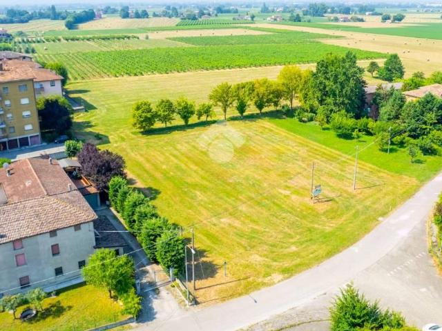Terreno edificabile in vendita a Reggio Emilia