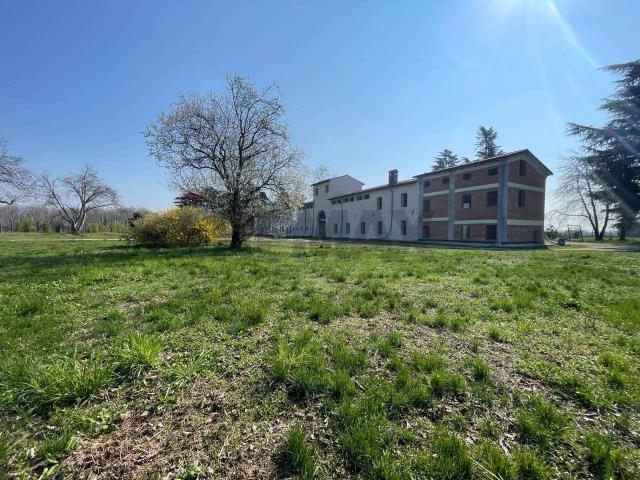 Terreno edificabile in vendita a Romano D'Ezzelino