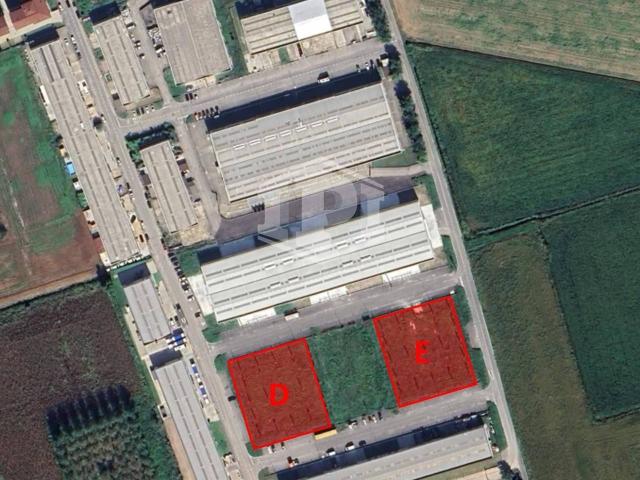 Terreno edificabile industriale in vendita a Vellezzo Bellini