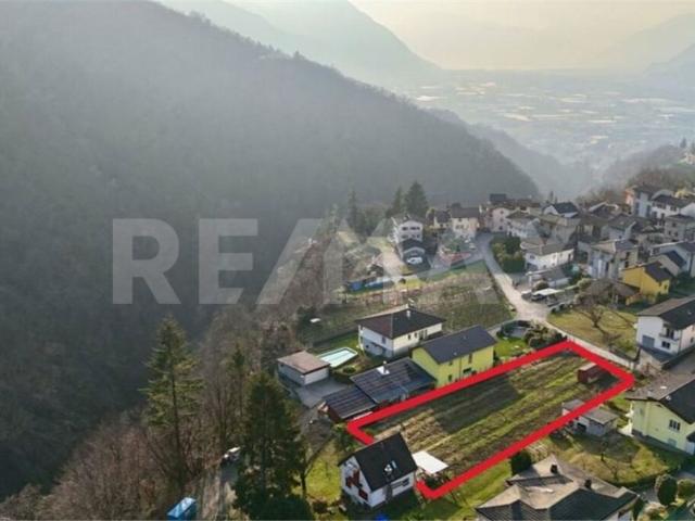 Terreno edificabile pianeggiante in posizione strategica a Pianezzo Bellinzona
