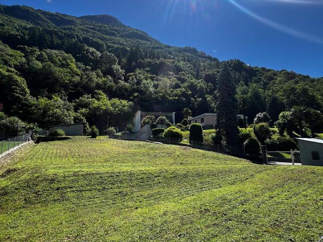 Terreno edificabile R2 situato in una posizione privilegiata a Osogna